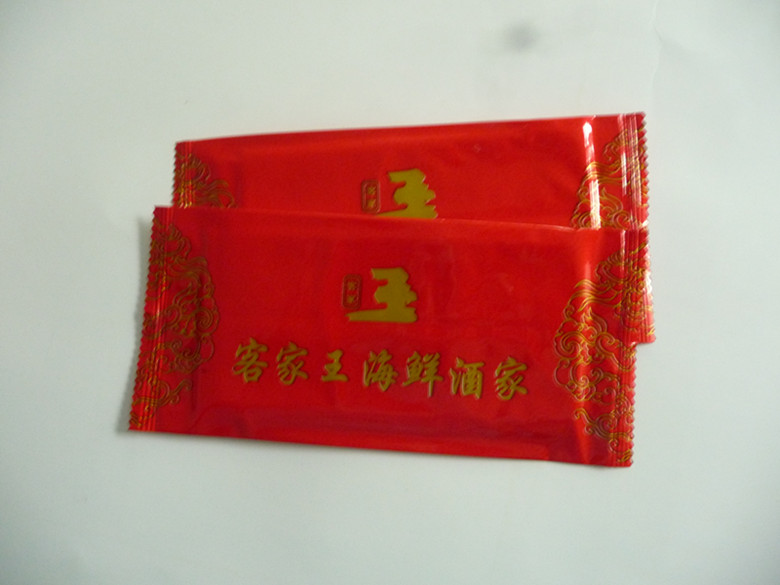 濕紙巾廠家訂做批發(fā)供應優(yōu)質(zhì)單片一次性濕紙巾（可印制logo）