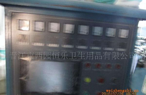 機(jī)器設(shè)備全伺服嬰兒尿褲設(shè)備工廠實(shí)景恒樂工廠機(jī)器圖片