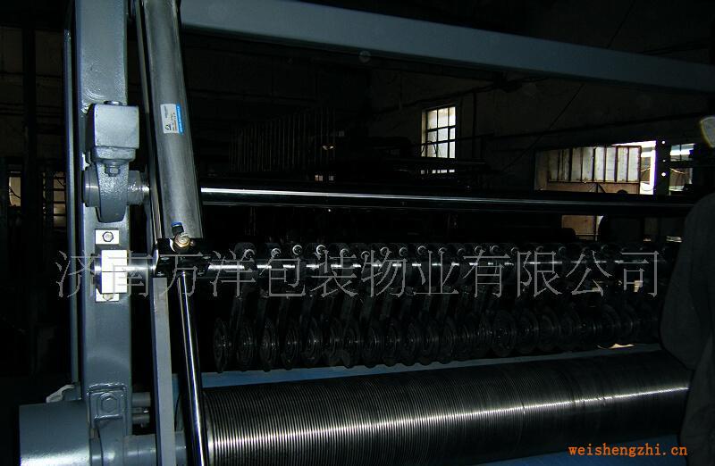 供應(yīng)無(wú)塵紙無(wú)紡布分切機(jī)